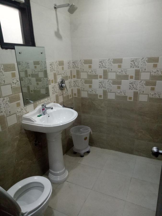 Hotel Nathu Palace 新德里 外观 照片